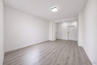 Na fotografiách je spravená vizualizácia zariadenia.
Vo výhr