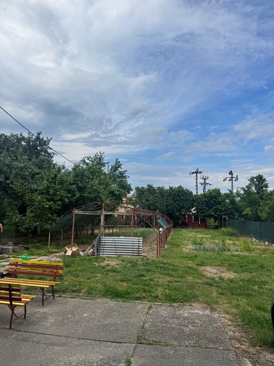 Na predaj rodinný dom vo Veľkých Kapušanoch na ulici Záhradn