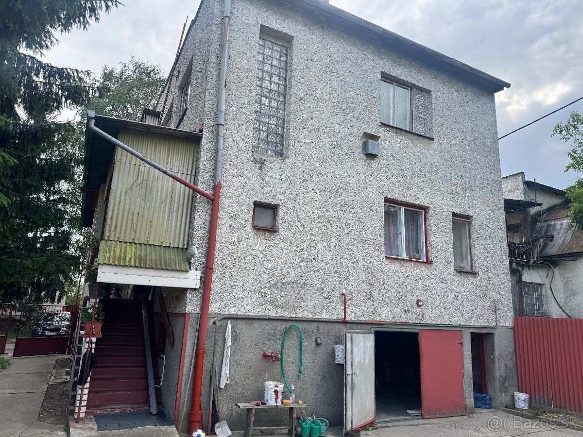 Na predaj rodinný dom vo Veľkých Kapušanoch na ulici Záhradn