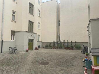 Ponúkame na prenájom elegantný a kompletne zariadený podkrov