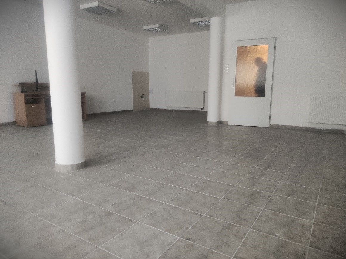 Ponúkame na prenájom kancelárske priestory v centre mesta, n