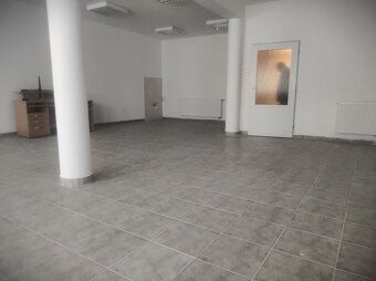 Ponúkame na prenájom kancelárske priestory v centre mesta, n