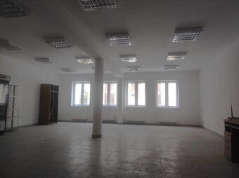Ponúkame na prenájom kancelárske priestory v centre mesta, n