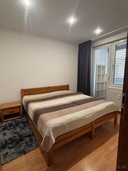 Ponúkam do prenájmu 3 izbový byt s balkónom na sídlisku Juh,