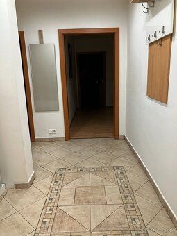 Ponúkame na prenájom zariadený 2-izbový byt na Sídlisku II. 