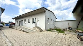 Cena cca 580, pre jednu študentku aj 290 eur mesačne vrátane
