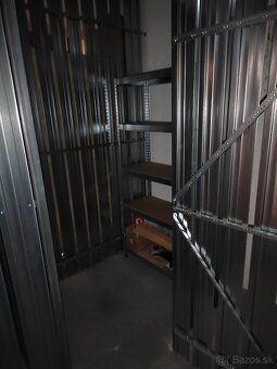 Prenajmem väčší 1 izbový byt (2p), pri NTC, Vajnorská ul. 48