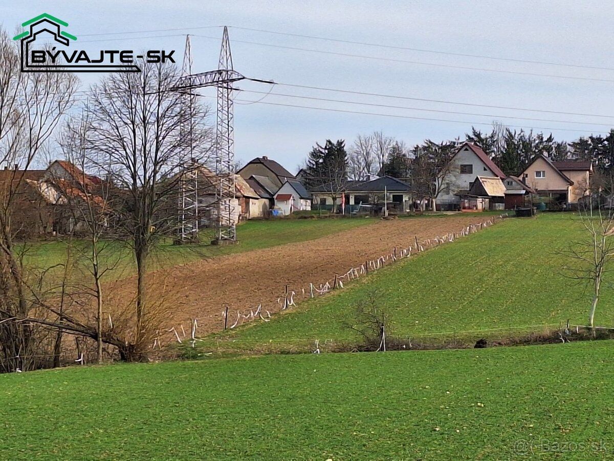 Realitná kancelária BÝVAJTE - SK Vám ponúka na predaj pozemk