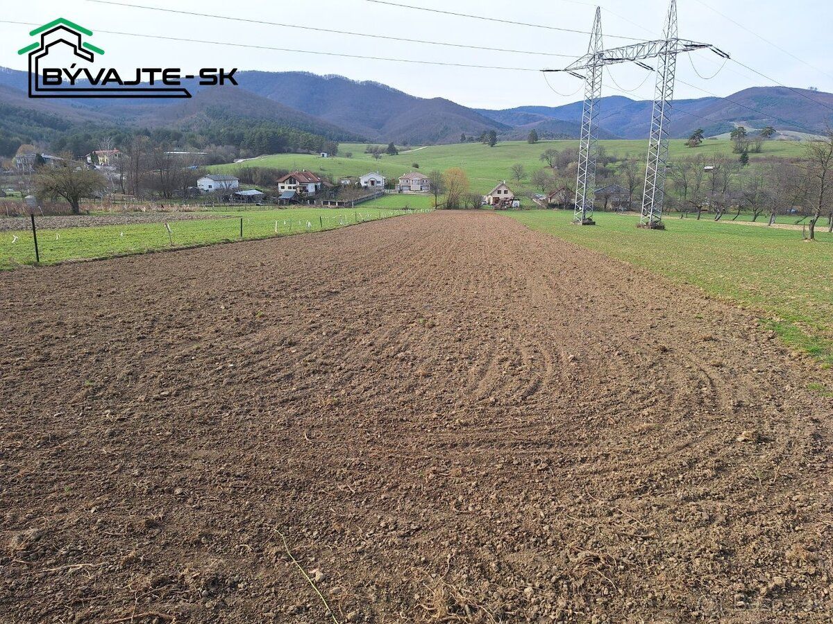 Realitná kancelária BÝVAJTE - SK Vám ponúka na predaj pozemk