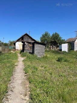 Ponúkame Vám na predaj rovinaté stavebné pozemky s celkovu v