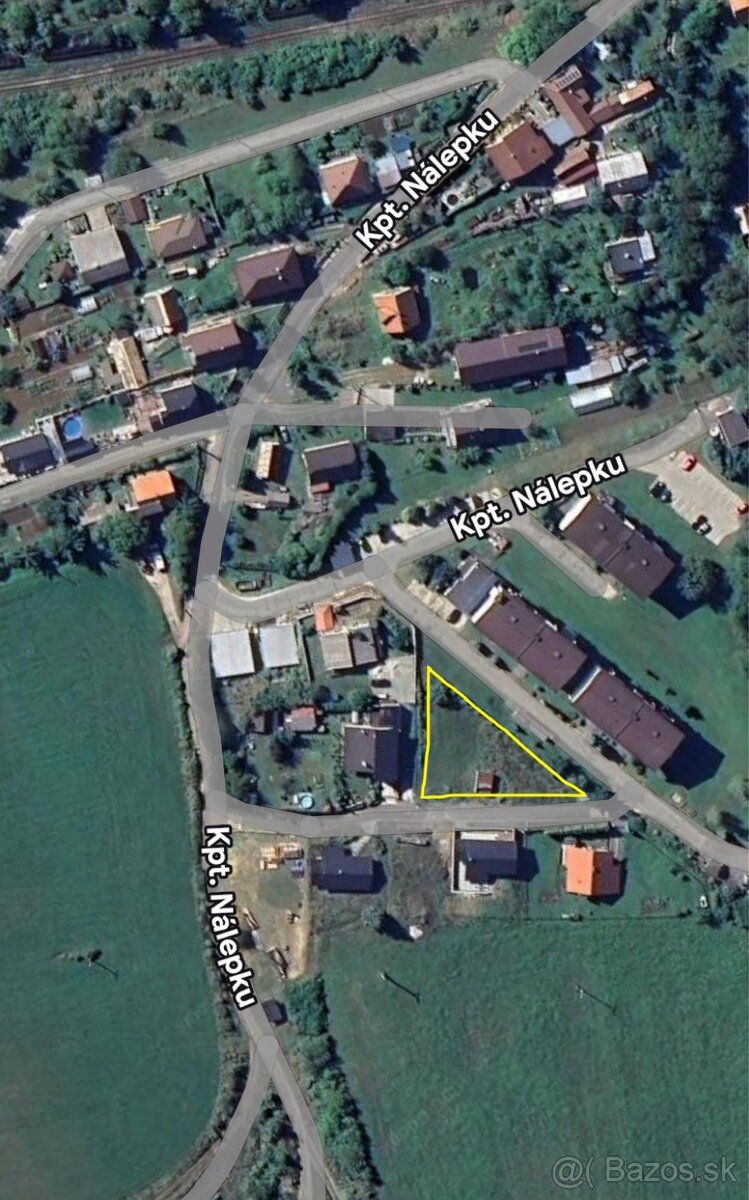 Ponúkam na predaj slnečný pozemok vhodný na výstavbu rodinné