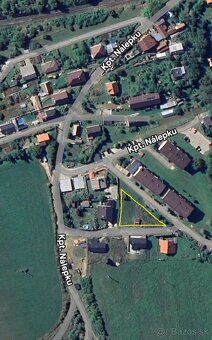 Ponúkam na predaj slnečný pozemok vhodný na výstavbu rodinné