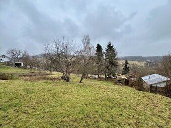 Ponúkame na predaj stavebný pozemok o výmere 2 110 m2 v Krup