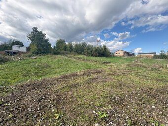 🏡 Pozemok s panoramatickým výhľadom a súkromím – Pekný Vŕšok