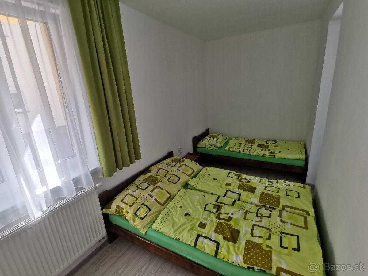Ponúkam na prenájom 1 - izbový byt o rozlohe cca 32 m², ktor