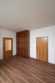 Prenájom nebytového priestoru 25,6 m² – Farská ulica, centru