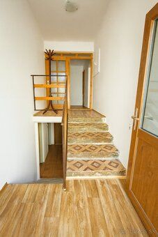 Ponúkame na predaj prízemný rodinný dom s dispozíciou 5+kk, 