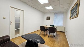 PREČO PRÁVE TIETO PRIESTORY? 161,3 m² na 1. poschodí zrekonš