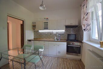 Ponúkame do nájmu trojizbový byt o výmere 70 m2 orientovaný 