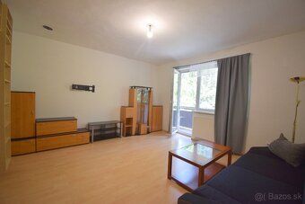 Ponúkame do nájmu trojizbový byt o výmere 70 m2 orientovaný 