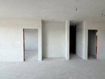 ** SKOLAUDOVANÝ BYTOVÝ DOM **
PONÚKAME DVA POSLEDNÉ BYTY V N