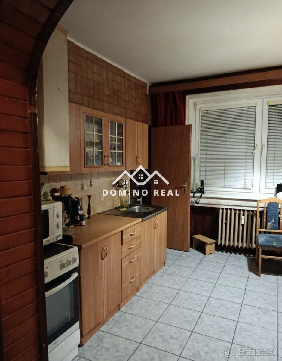 Ponúkame Vám na predaj veľký 80m2 byt na prízemí v Bratislav