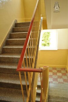 VBreality - Ponúkame na predaj trojizbový byt s balkónom v m