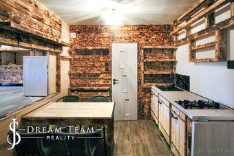 DREAM TEAM ponúka na predaj priestranný apartmánový dom s tr