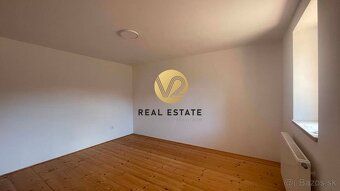 Stanislava Hoppe +421 910 318 899 e-mail:

V2 Real Estate po