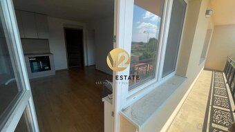 Stanislava Hoppe +421 910 318 899 e-mail:

V2 Real Estate po
