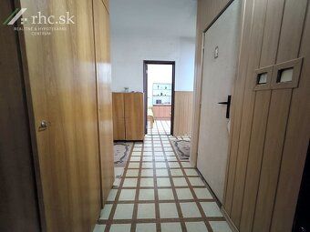 Ponúkame na predaj priestranný 3-izbový byt s výmerou 77 m² 