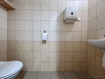 Výhradne ponúkame na prenájom atraktívny obchodný priestor s