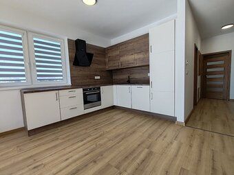 Realitná kancelária RE/MAX exkluzívne ponúka na prenájom 2 i
