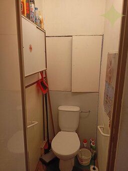 Ponúkame na predaj slnečný 3-izbový byt s balkónom vo vyhľad
