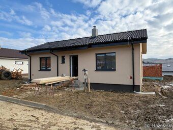 Ponúkame na predaj 3 - izbový rodinný dom s pozemkom v cene 
