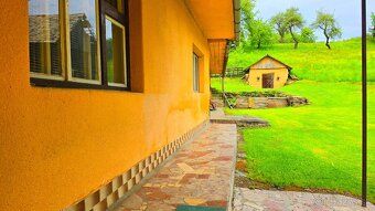 Exkluzívne ponúkame na predaj starší, vidiecky rodinný dom v