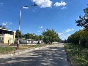 Predám garáž v Komárne
Garáž s výmerou cca.20 m2, ktorá je z