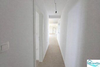 HR-reality vám ponúka na predaj moderný priestranný apartmán