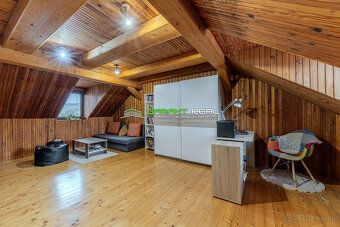 Ponúkame na predaj kvalitný tehlový rodinný dom situovaný v 