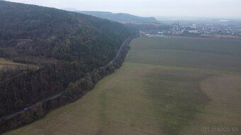 Ponúkame na predaj ornú pôdu o celkovej výmere 13 800 m², vo