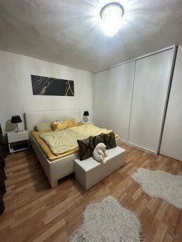 Ponúkame na predaj priestranný rodinný dom nachádzajúci sa v