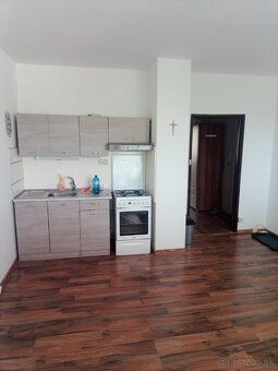 Prenájom 2 izbový byt Bardejov bez zariadenia a balkóna