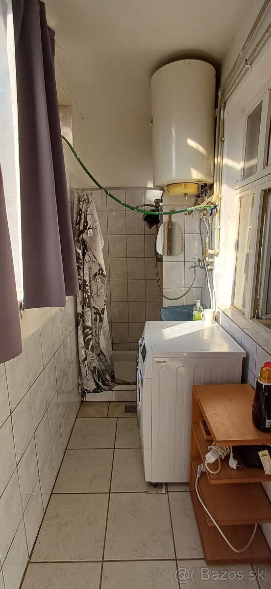 Ponúkame Vám na prenájom 2 izbový rodinný dom v obci Bajtava