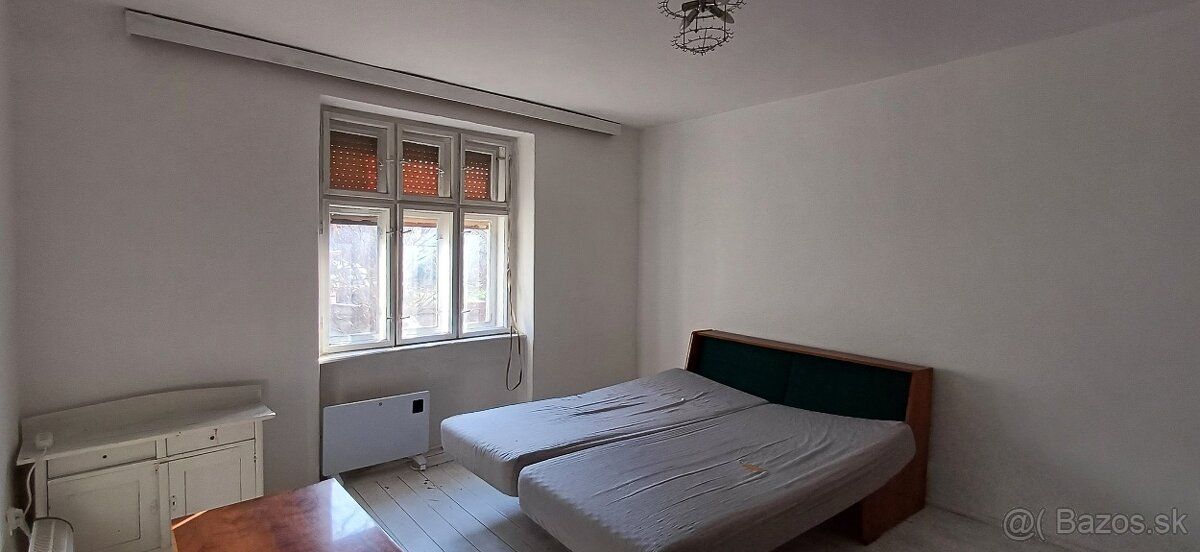 Ponúkame Vám na prenájom 2 izbový rodinný dom v obci Bajtava