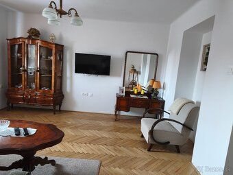 Ponúkam do prenájmu 2 izbový byt v Komárne ,ul.Zváračská.Byt