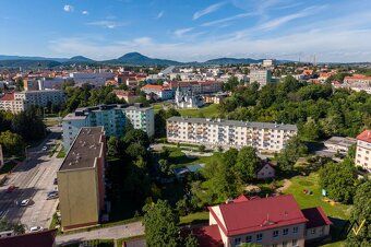 Ráno zbehnete po pečivo. Poobede vybavíte poštu, nákup, leká