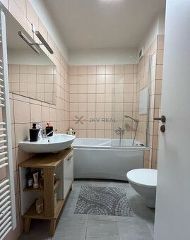 Typ: 2-izbový byt Ulica: Bernolákova Obec: Čadca
✨ Moderný 2