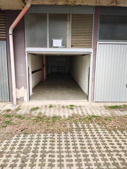 Dám do prenájmu dvojgaráž o výmere 30 m2 s elektrikou v byto