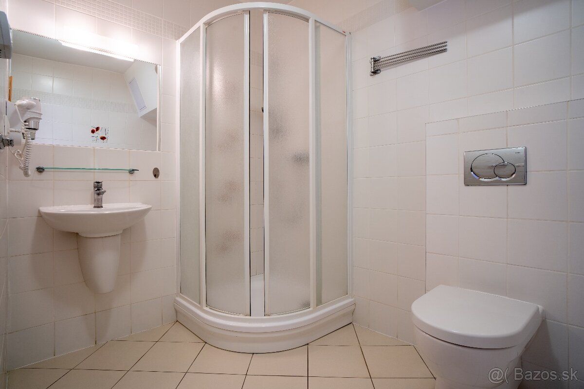 Apartmán (33 m², 2+1 osoby) Plne vybavená kuchyňa, obývačka 