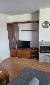 Typ: 2-izbový byt Obec: Mojš
Ponúkam na prenájom moderný 2-i